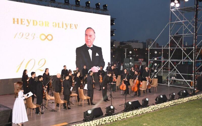 Ümummilli Lider Heydər Əliyevin anadan olmasının 102 illiyi ilə əlaqədar “Bakının baharı” adlı klassik musiqi konserti