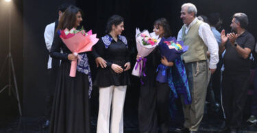 Gənc Tamaşaçılar Teatrında “Solğun çiçəklər” tamaşasının premyerası